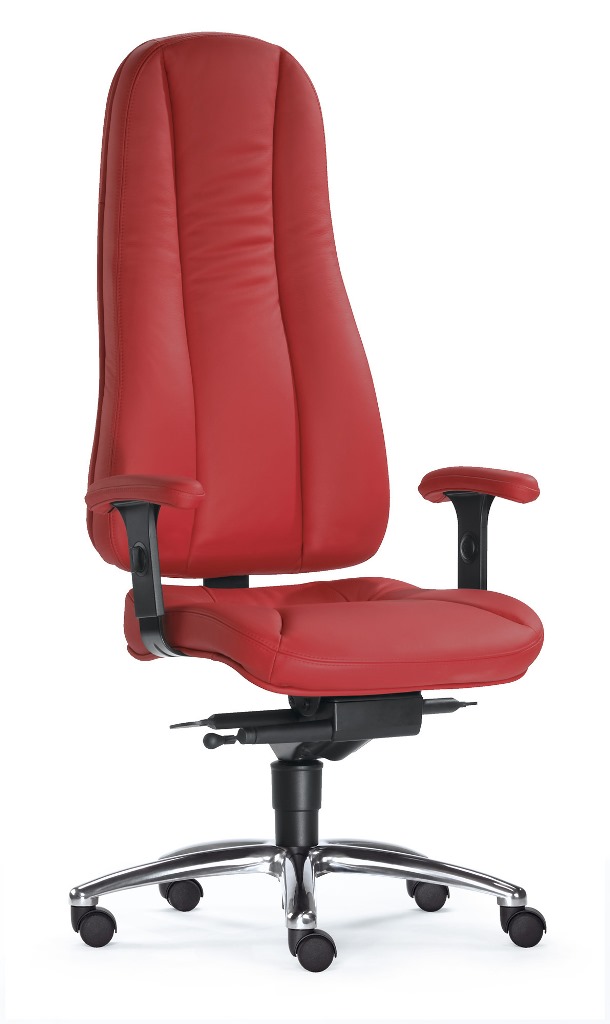 SITWELL Bürostuhl ergonomisch Leder Rot: Hochwertiger Chefsessel mit hoher Rückenlehne, gepolsterten Armlehnen und verchromtem Fußkreuz für gesundes Sitzen im Büro.